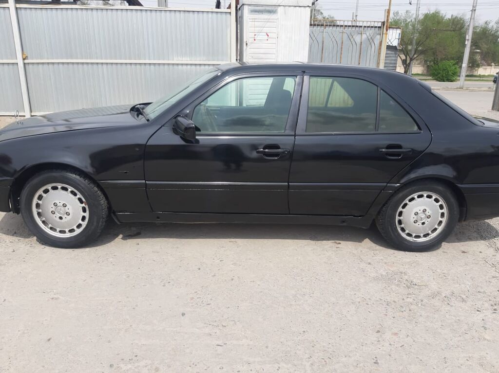 Mercedes-Benz C-Class: 1993 г., 2.8 л, Автомат, Бензин, Седан: фото 3