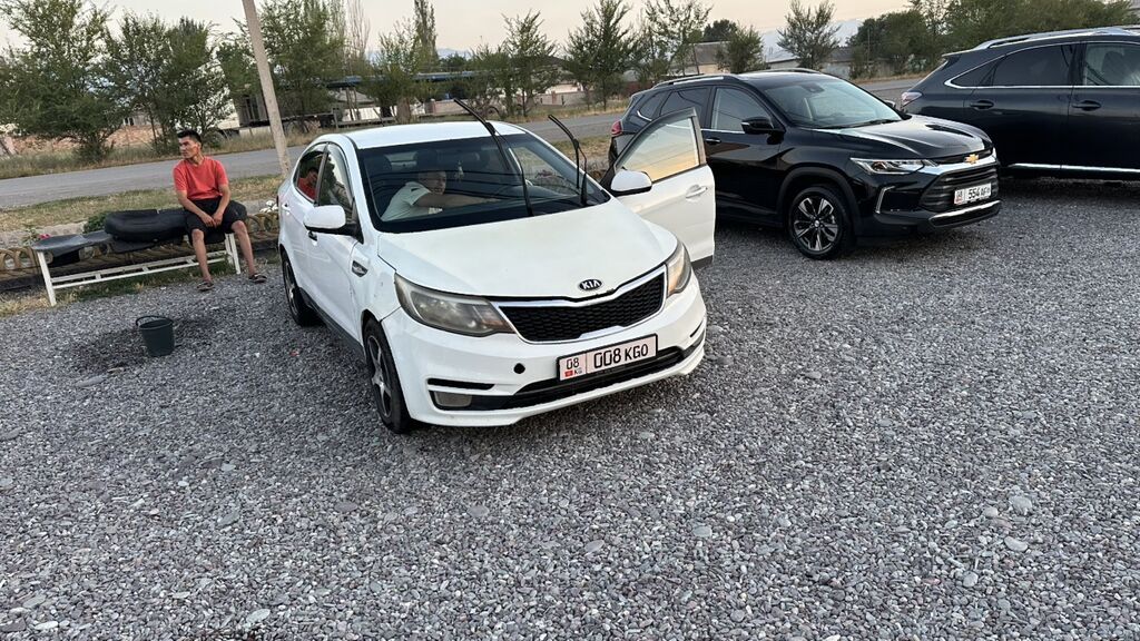 Kia Rio: 2015 г., 1.4 л, Автомат, Бензин, Седан — фото 1