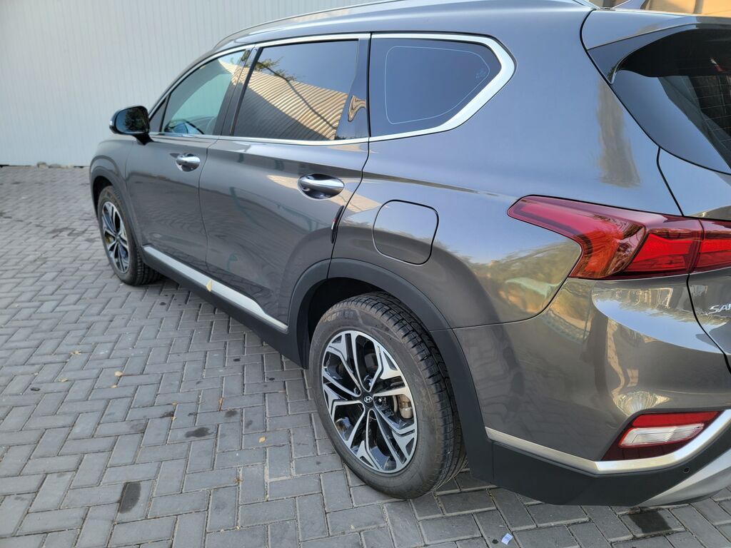 Hyundai Santa Fe: 2019 г., 2 л, Автомат, Бензин, Кроссовер: фото 4