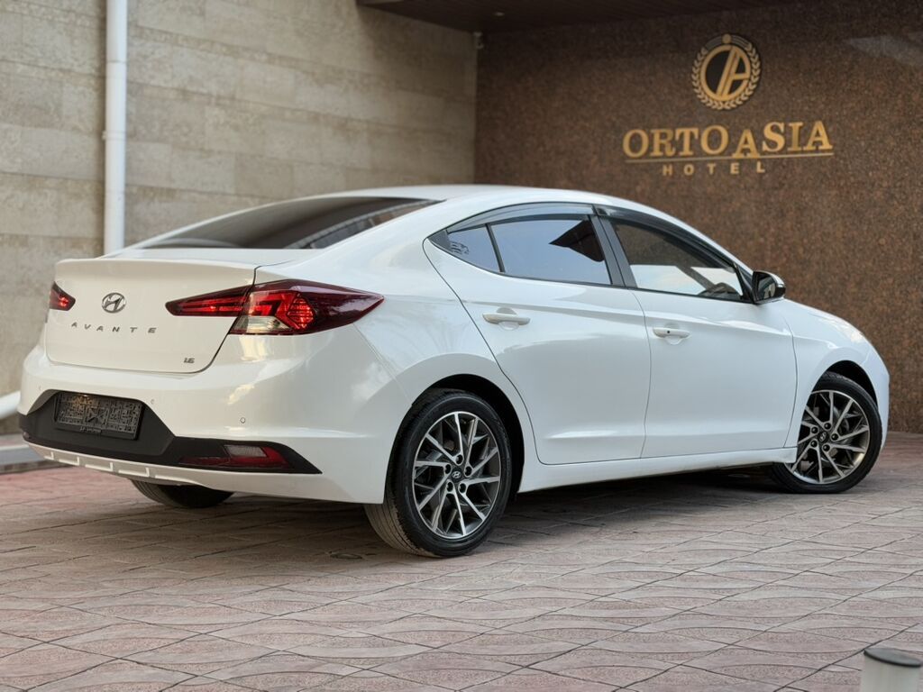 Hyundai Avante: 2019 г., 1.6 л, Автомат, Бензин, Седан: фото 4