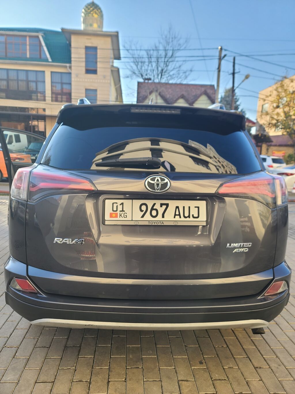 Toyota RAV4: 2018 г., 2.5 л, Автомат, Бензин, Кроссовер: фото 2