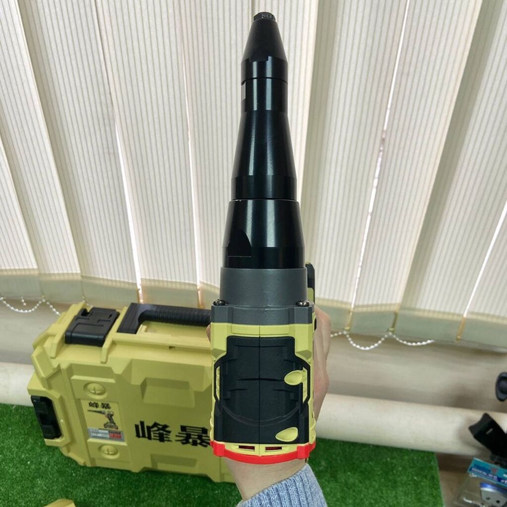 Аккумуляторный заклёпочник FB-808, 21V, в комплекте с кейсом и двумя: фото 2