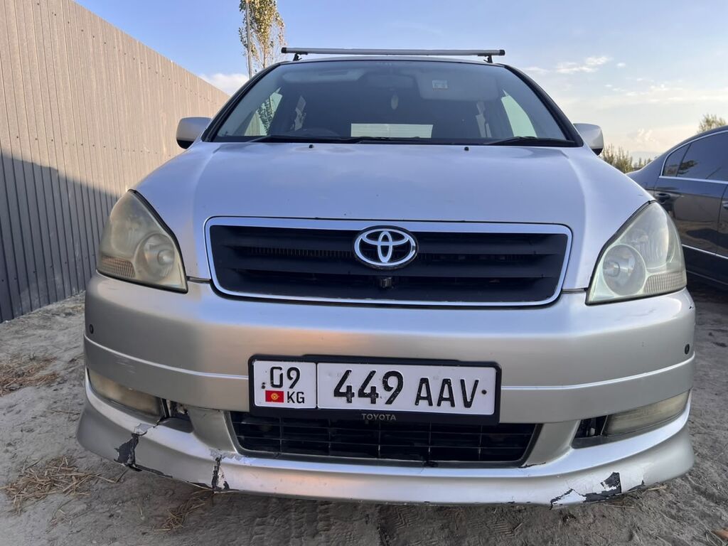 Toyota Ipsum: 2003 г., Автомат, Бензин, Минивэн: фото 1
