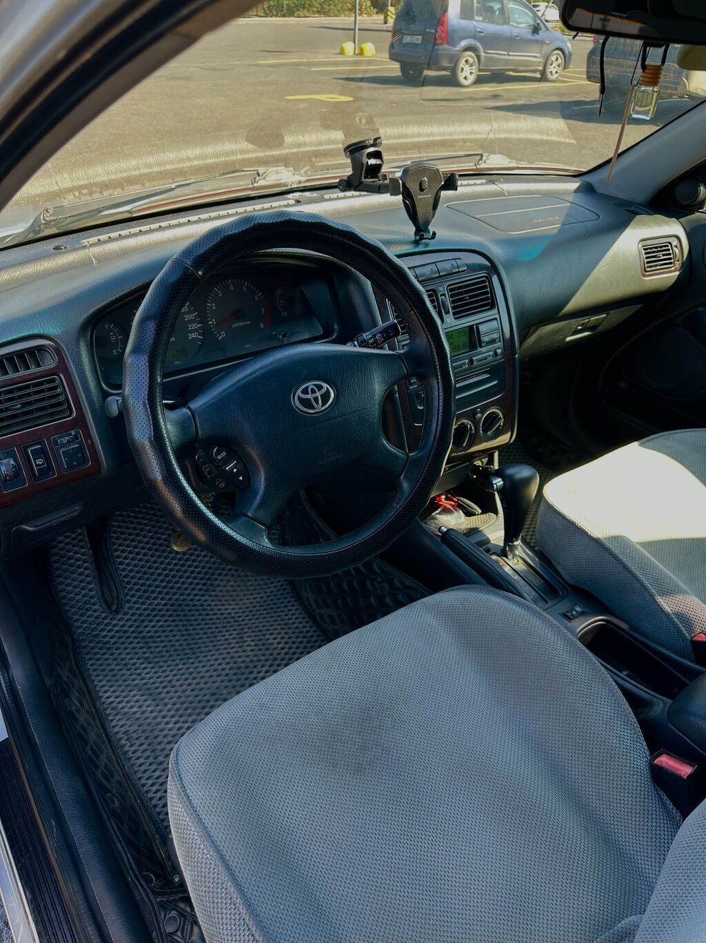 Toyota Avensis: 2002 г., 2 л, Автомат, Бензин, Универсал: фото 5