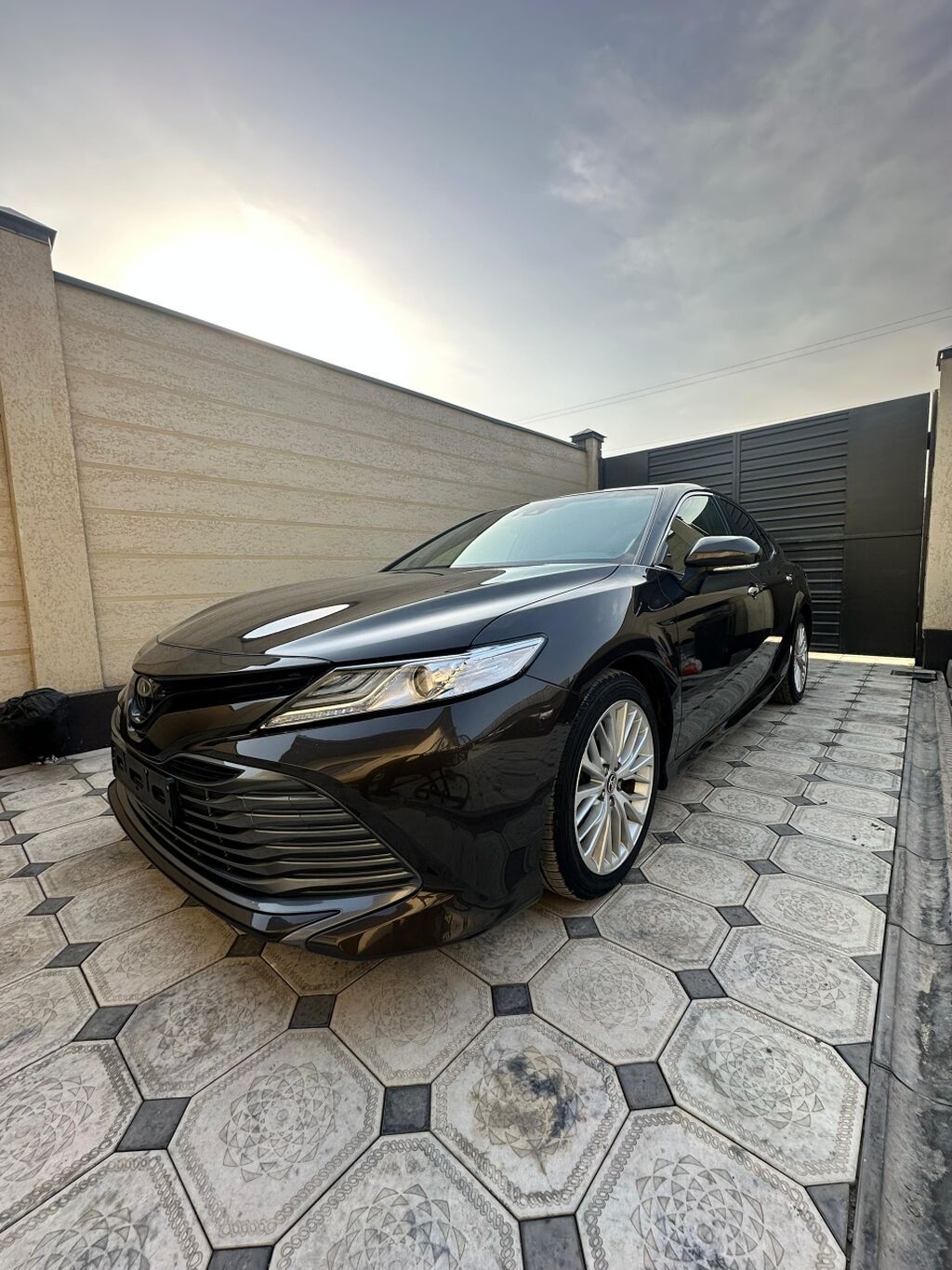 Toyota Camry: 2019 г., 2.5 л, Автомат, Бензин, Седан: фото 2