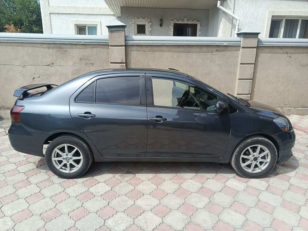 Toyota Belta: 2007 г., 1.6 л, Автомат, Бензин, Седан: фото 8