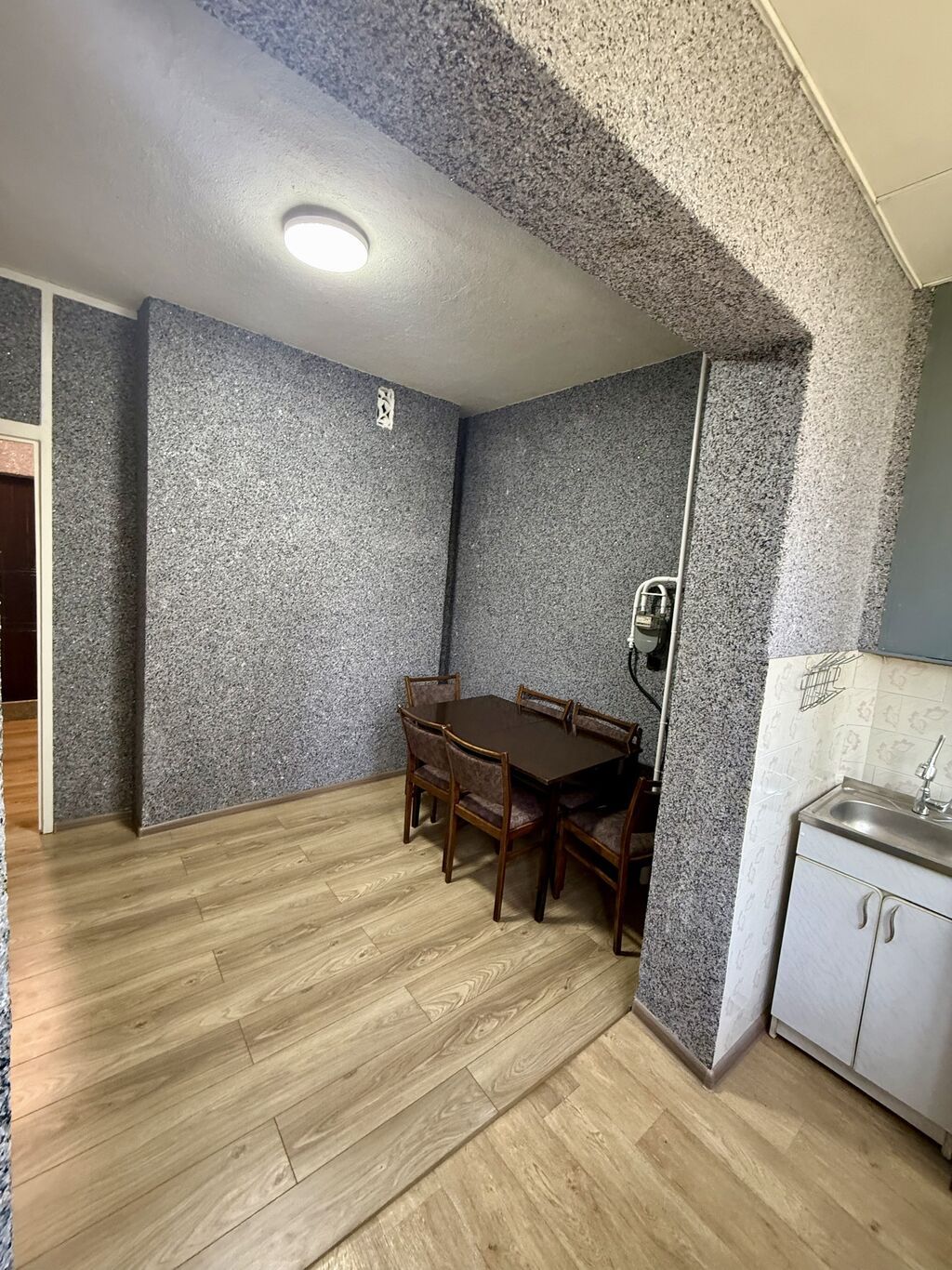 1 комната, 43 м², 12 мкр 106 серия, 4 этаж, Косметический ремонт: фото 4