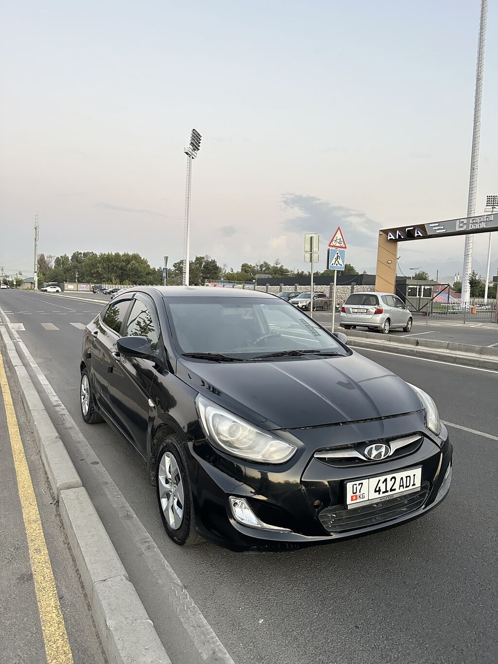 Hyundai Solaris: 2012 г., 1.6 л, Бензин, Седан: фото 2