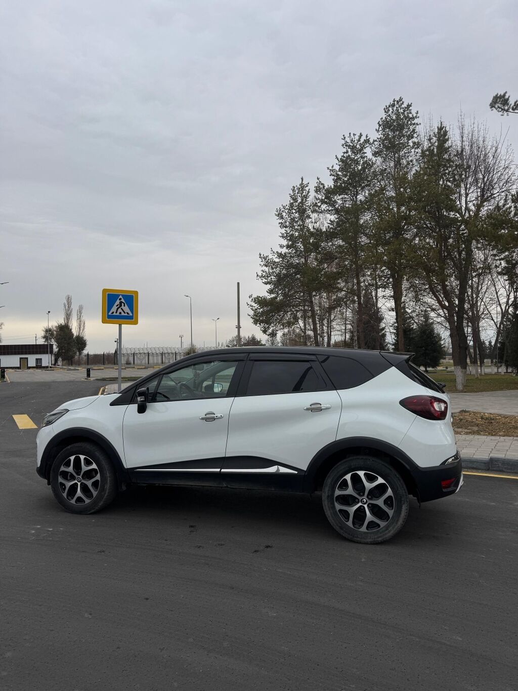 Renault Kaptur: 2017 г., 2 л, Автомат, Бензин, Кроссовер: фото 4