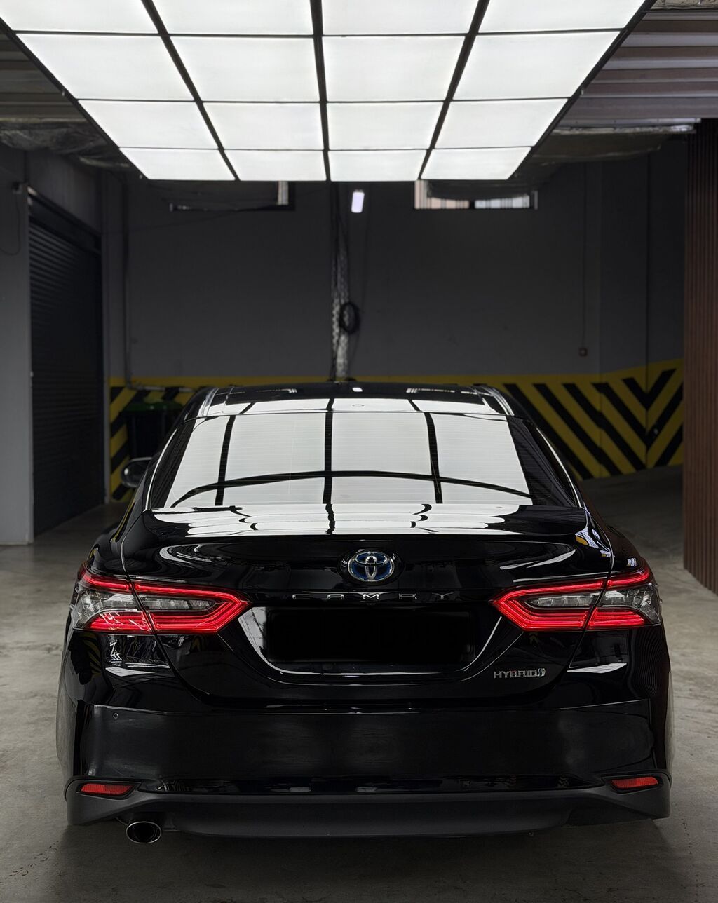 Toyota Camry: 2021 г., 2.5 л, Вариатор, Гибрид, Седан: фото 5