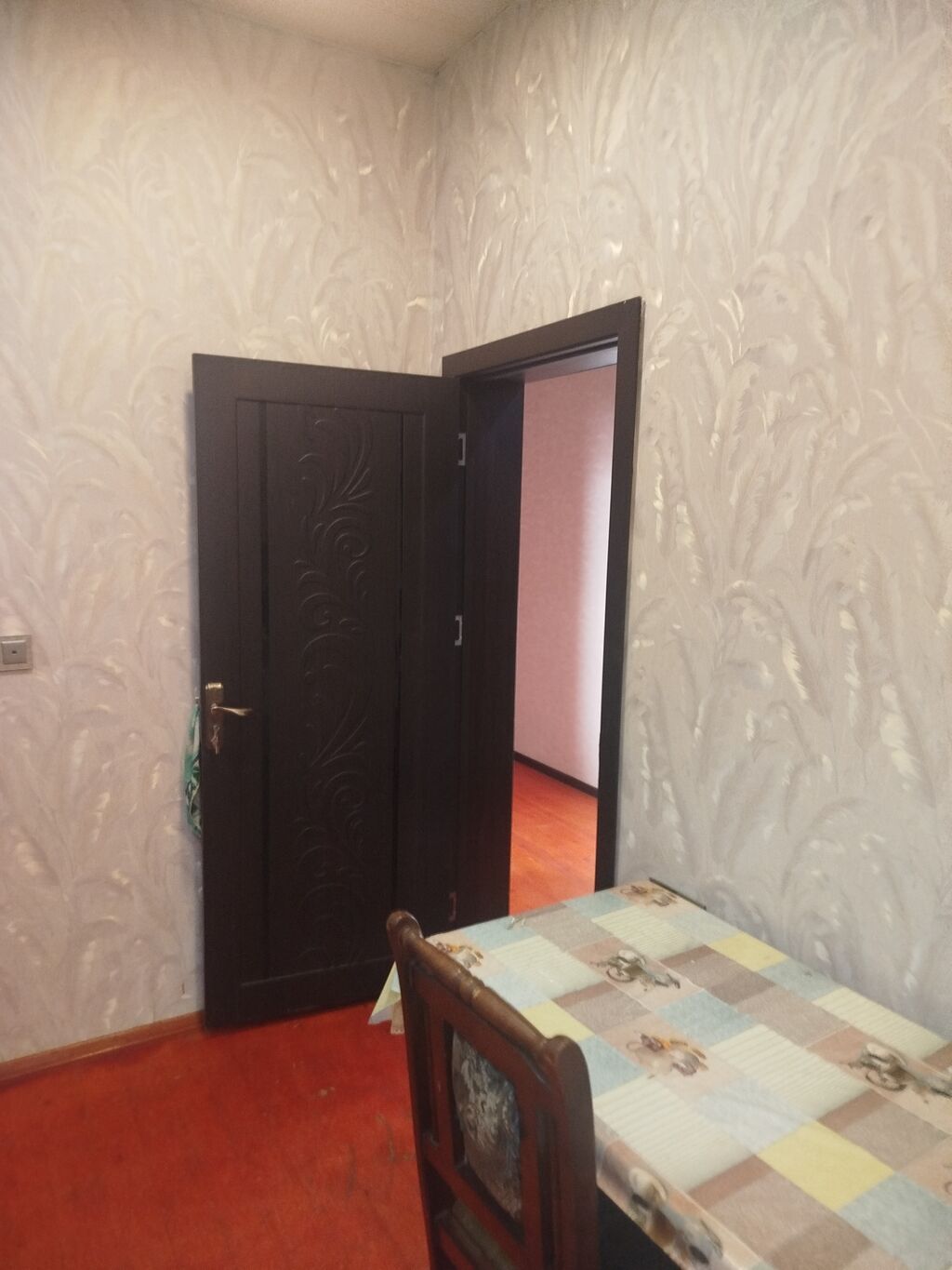 4 otaqlı, 104 kv. m, Kredit yoxdur, Orta təmir