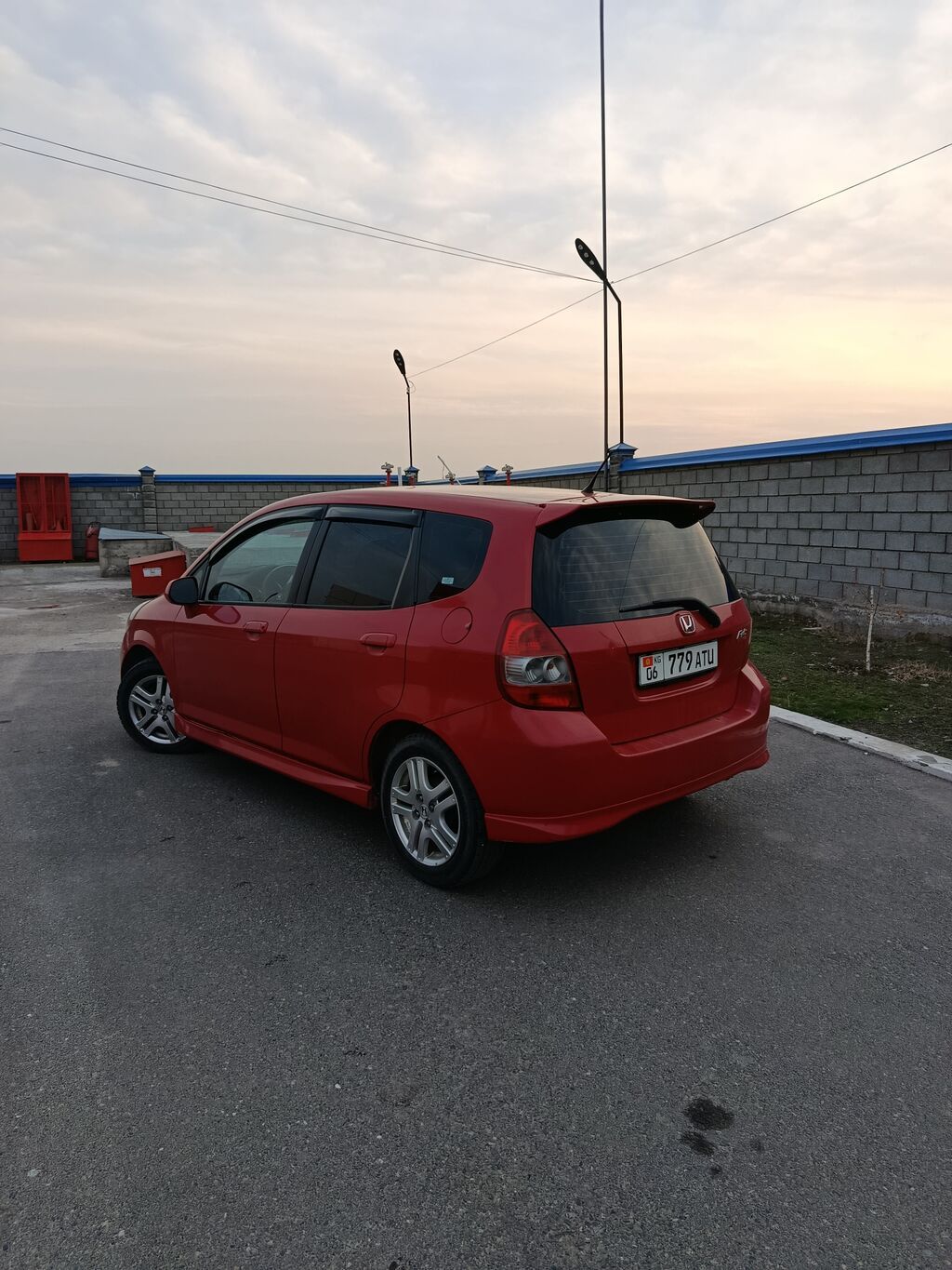 Honda Fit: 2007 г., 1.5 л, Автомат, Бензин, Хэтчбэк: фото 3