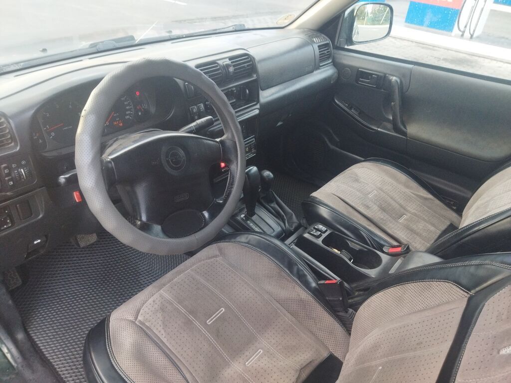 Opel Frontera: 2002 г., 2.2 л, Автомат, Дизель, Внедорожник: фото 5