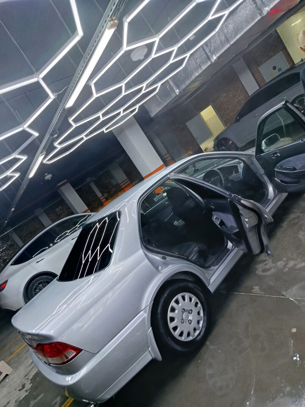 Honda Inspire: 2002 г., Седан: фото 3