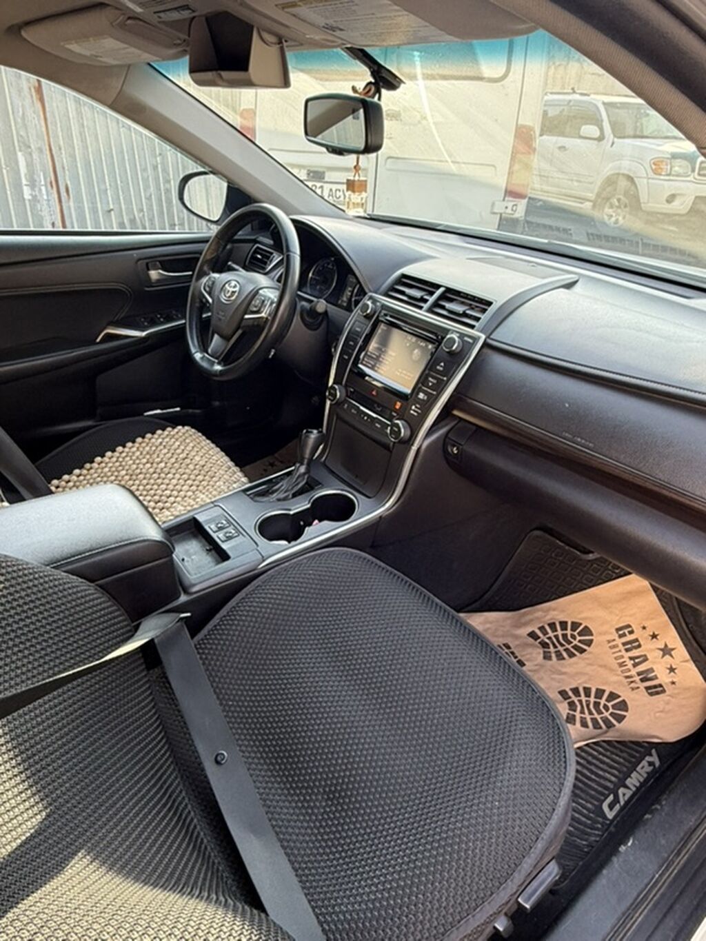 Toyota Camry: 2015 г., 2.5 л, Автомат, Бензин, Седан — фото 6