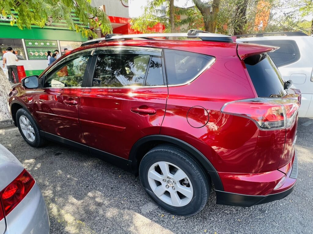 Toyota RAV4: 2018 г., 2.5 л, Автомат, Бензин, Кроссовер: фото 7