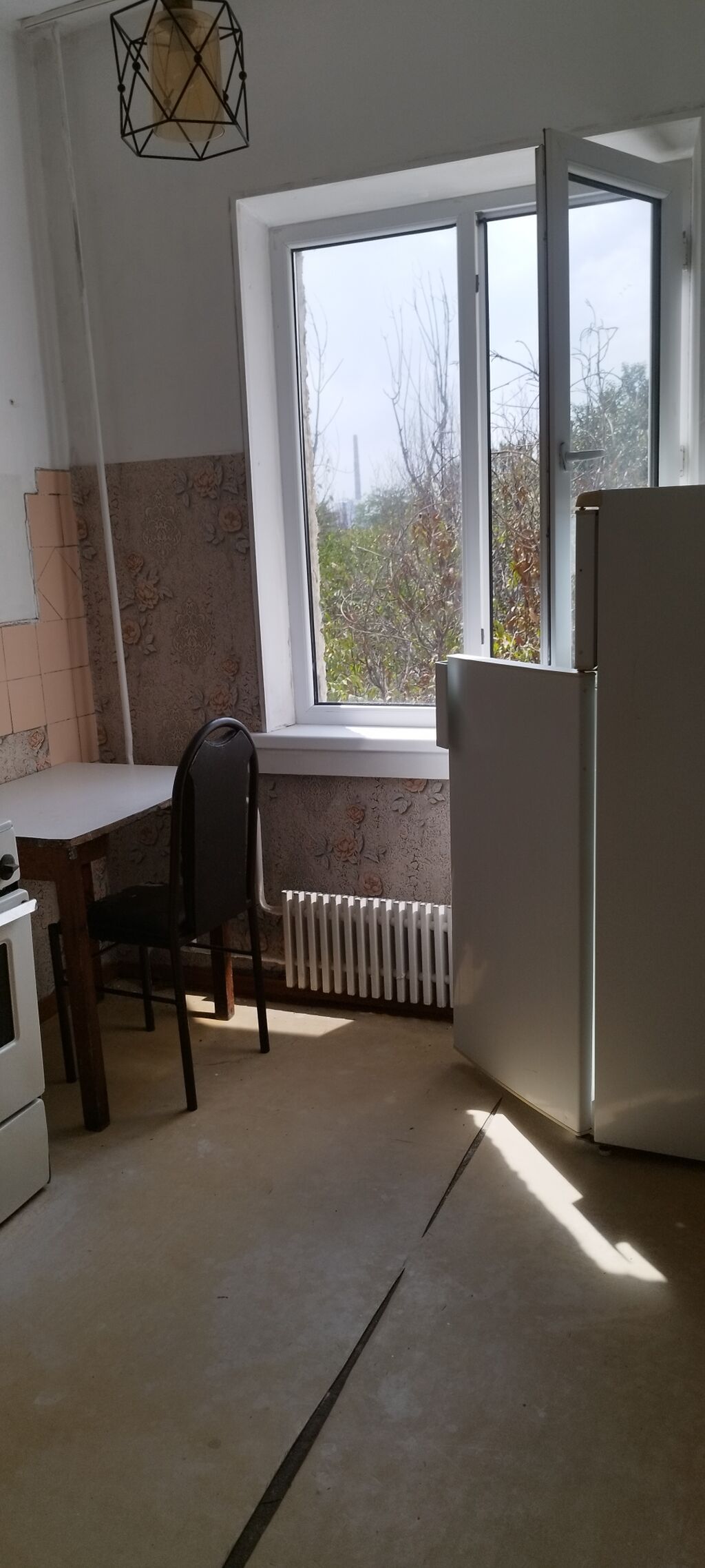 Сдается 2 комнотная квартира р-н аламедин 1на 4 этаже из 5 мини рынок: фото 4