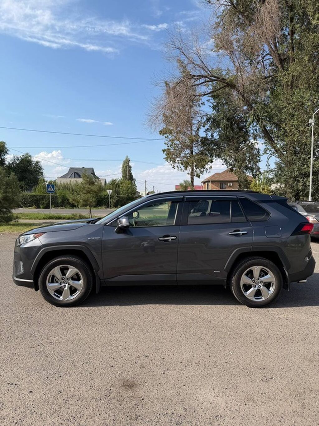 Toyota RAV4 Hybrid 2019, 2.5 л, АКПП, 82 тыс. км: фото 2