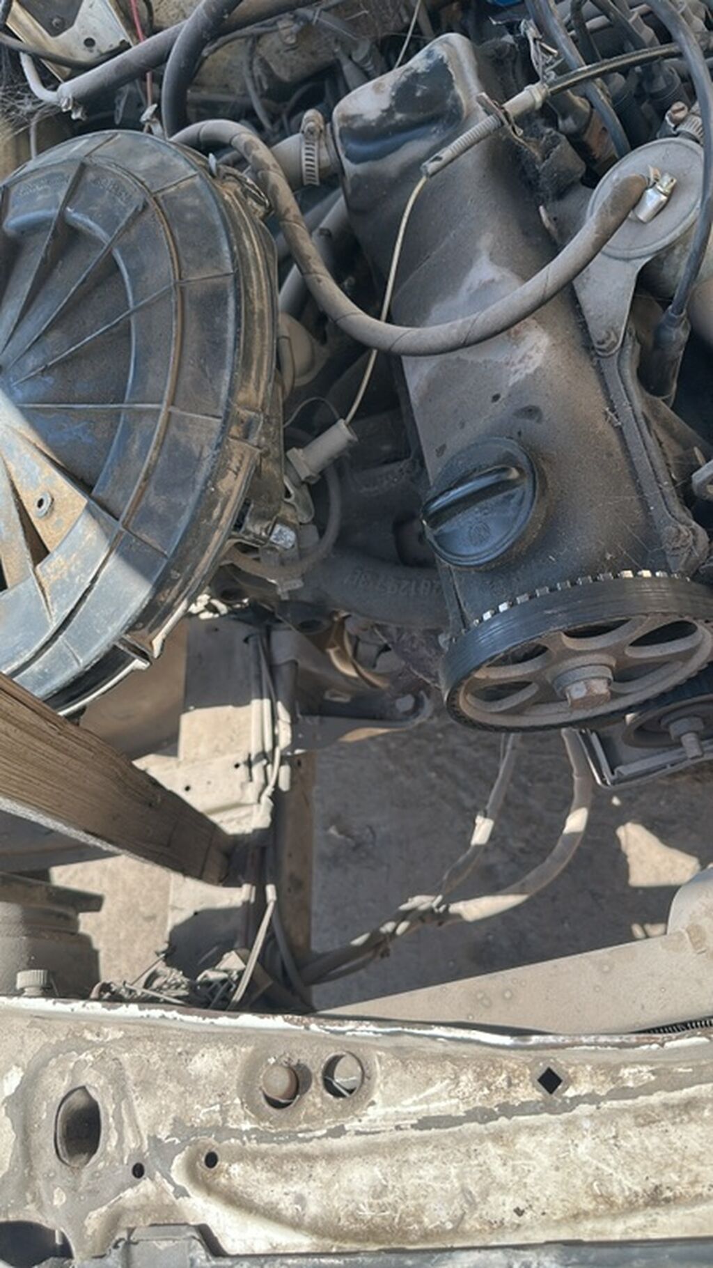 Продаю Audi 100 1988 г., универсал, 1.8 л, механика: фото 3