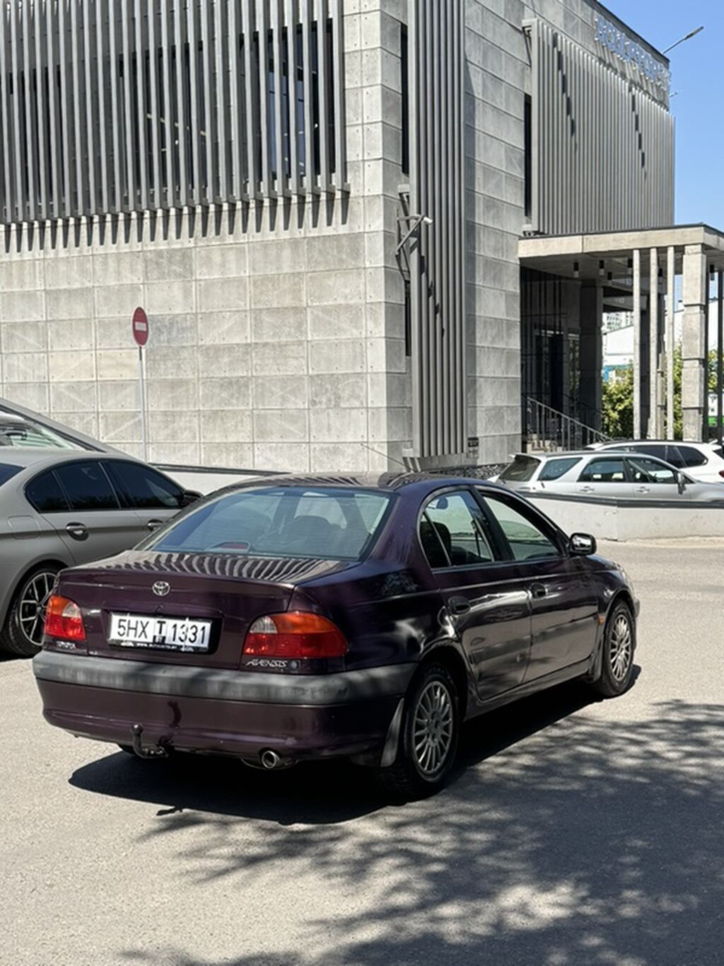 Toyota Avensis: 2000 г., 2 л, Механика, Бензин, Седан: фото 6