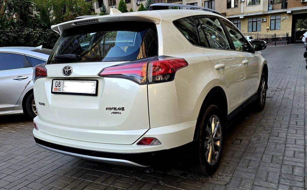Toyota RAV4: 2016 г., 2.5 л, Автомат, Бензин, Кроссовер: фото 3