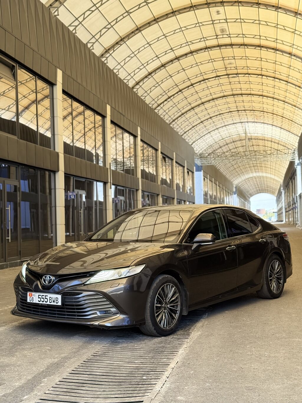 Toyota Camry: 2018 г., 3.5 л, Автомат, Бензин, Седан: фото 1