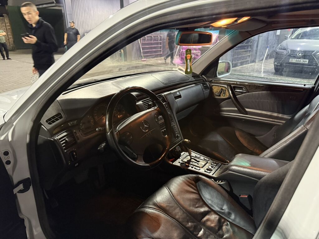 Mercedes-Benz E-Class: 2001 г., Седан: фото 6