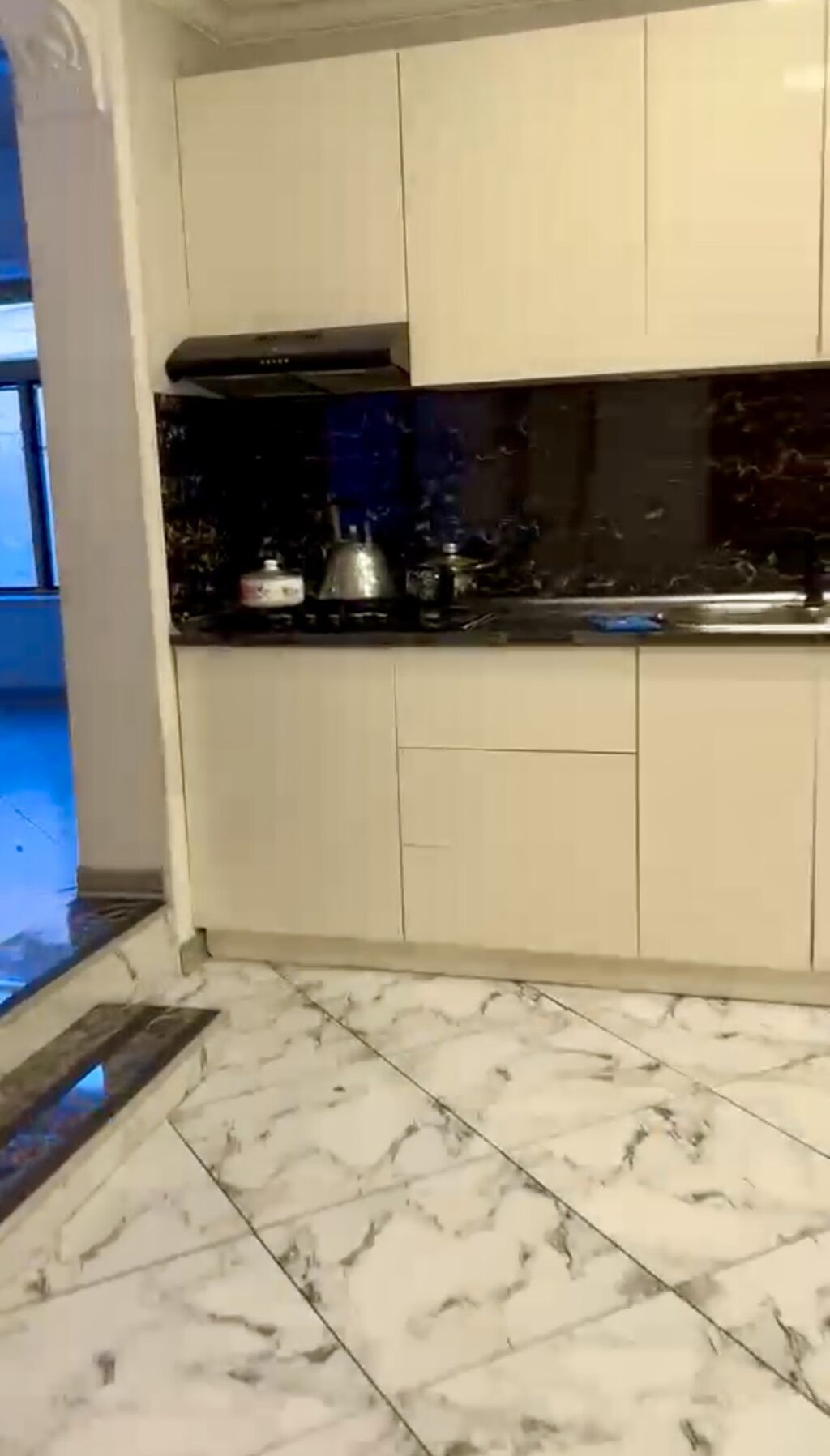 Keşlədə 6 otaqlı köhnə tikili mənzil satılır, 500 m², 170 000 AZN, şəkil 5 / 11