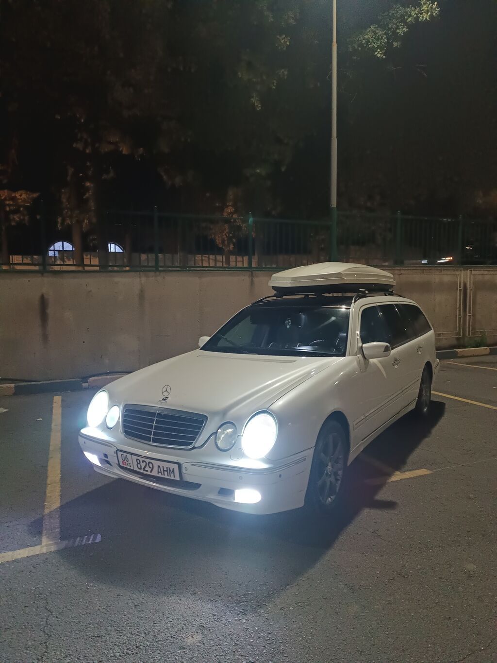 Mercedes-Benz E-Class: 2000 г., 3.2 л, Автомат, Бензин, Универсал: фото 8