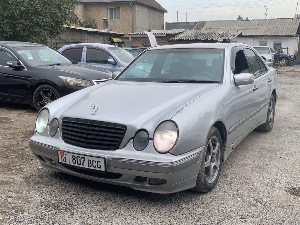 Mercedes-Benz E-Class: 1999 г., 3.2 л, Автомат, Газ, Седан: фото 2
