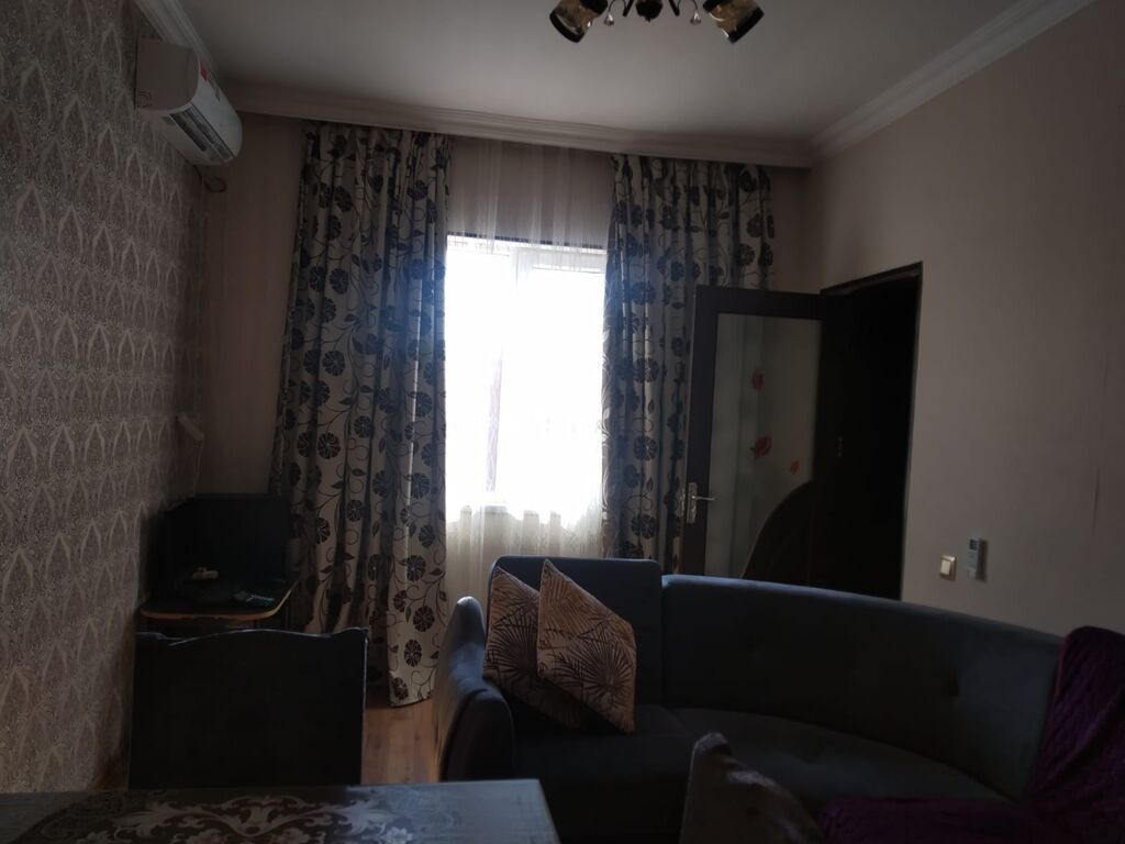 Binəqədi qəs. 2 otaqlı, 71 kv. m, Kredit var, Orta təmir