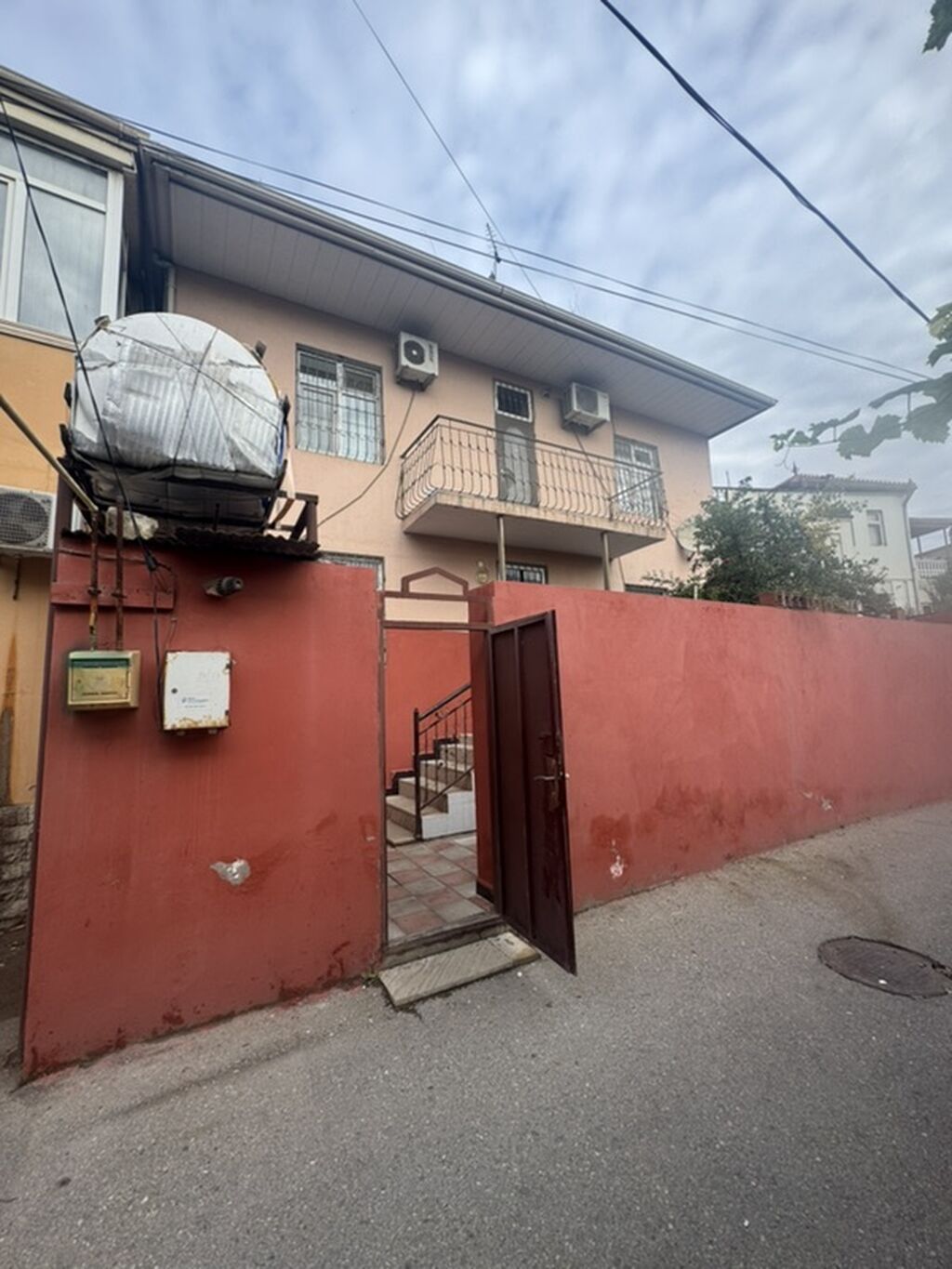 5 otaqlı, 180 kv. m, Orta təmir