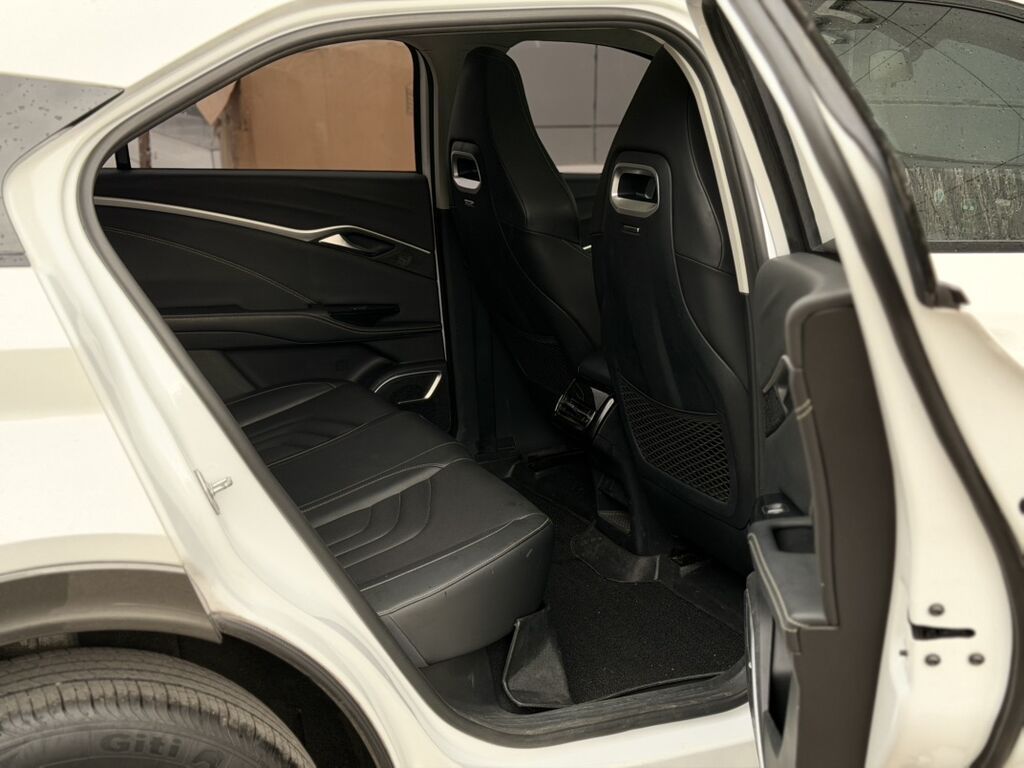 Электромобиль SUV NETA U— современный компактный кроссовер на: фото 6