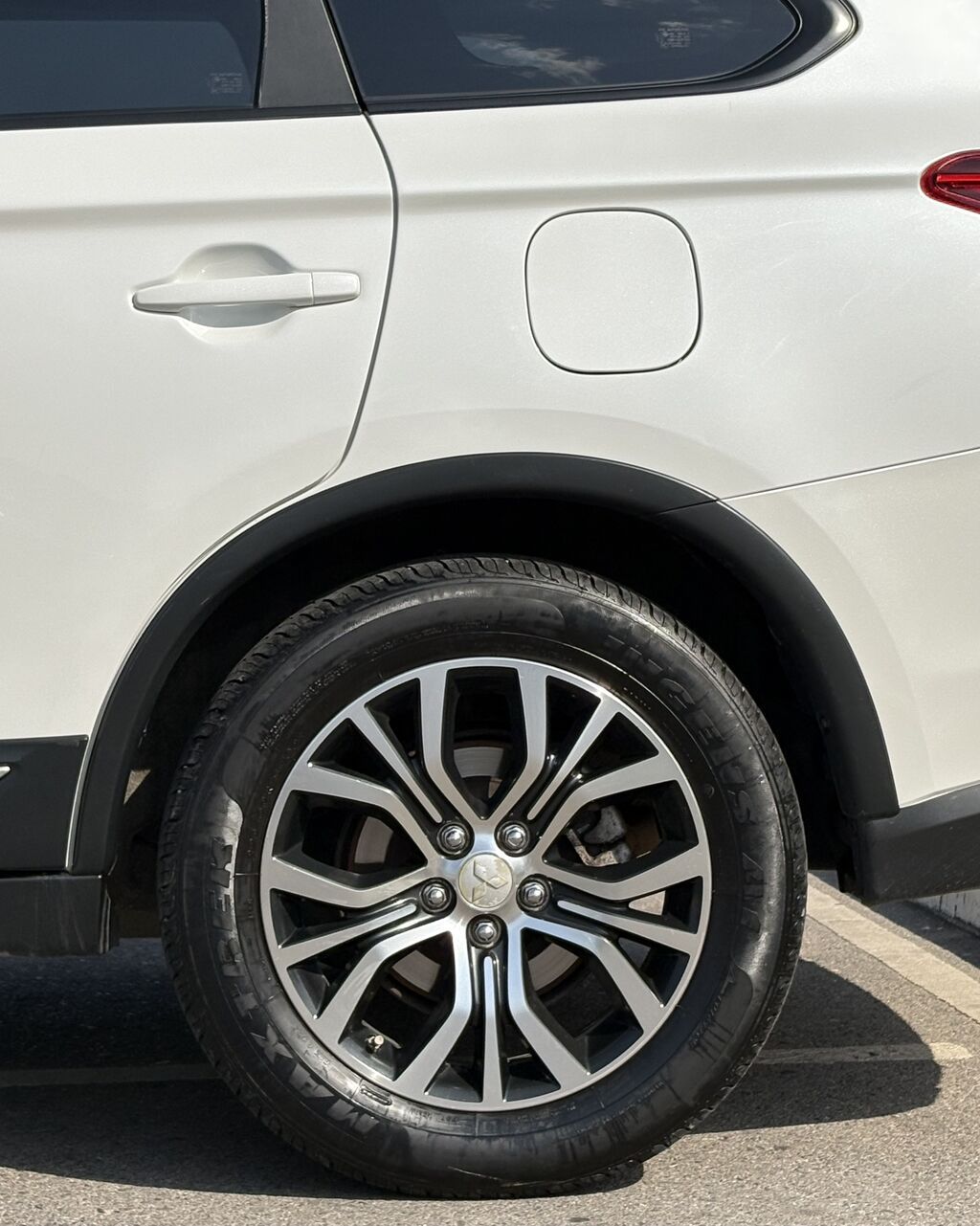 Mitsubishi Outlander: 2016 г., 2.4 л, Вариатор, Бензин, Кроссовер: фото 8