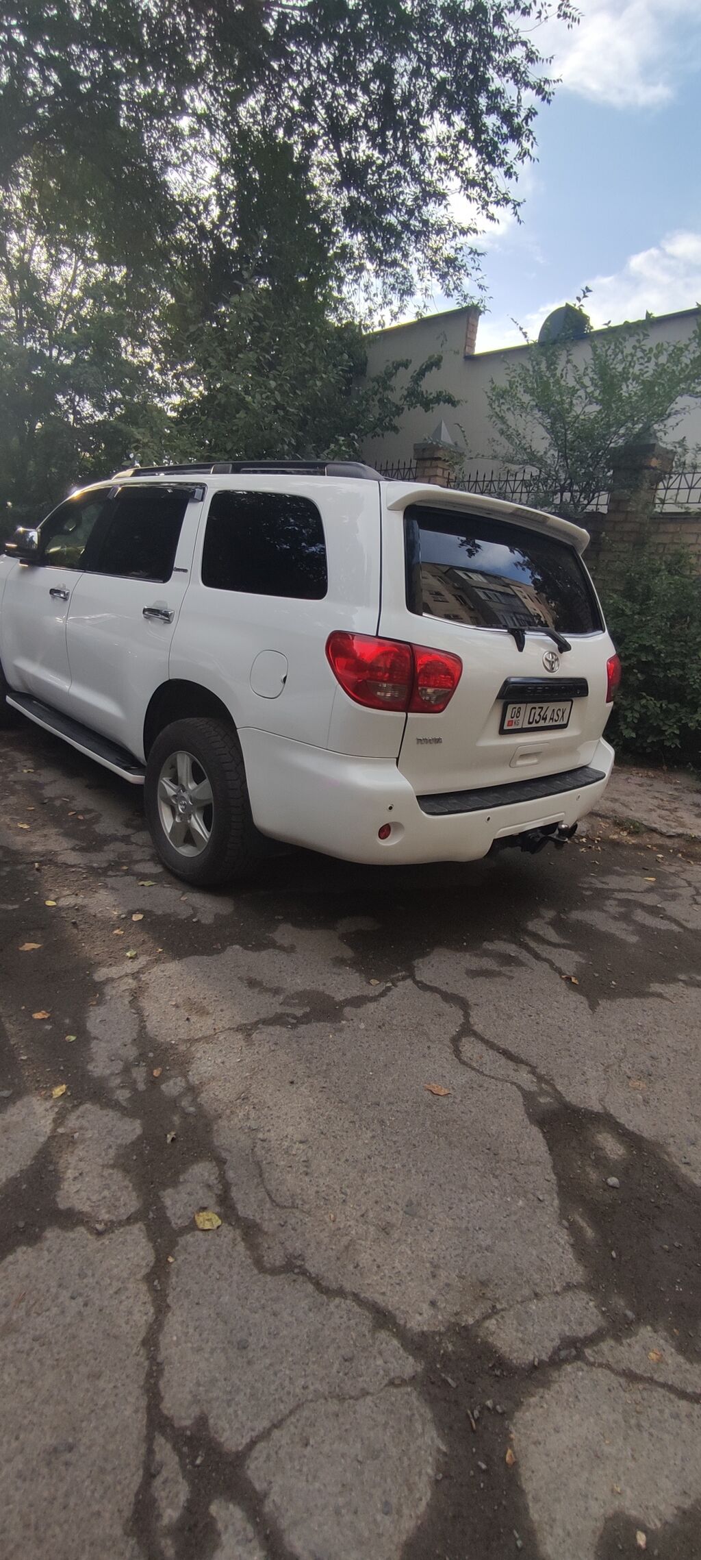 Toyota Sequoia: 2008 г., 5.7 л, Автомат, Газ, Внедорожник: фото 2