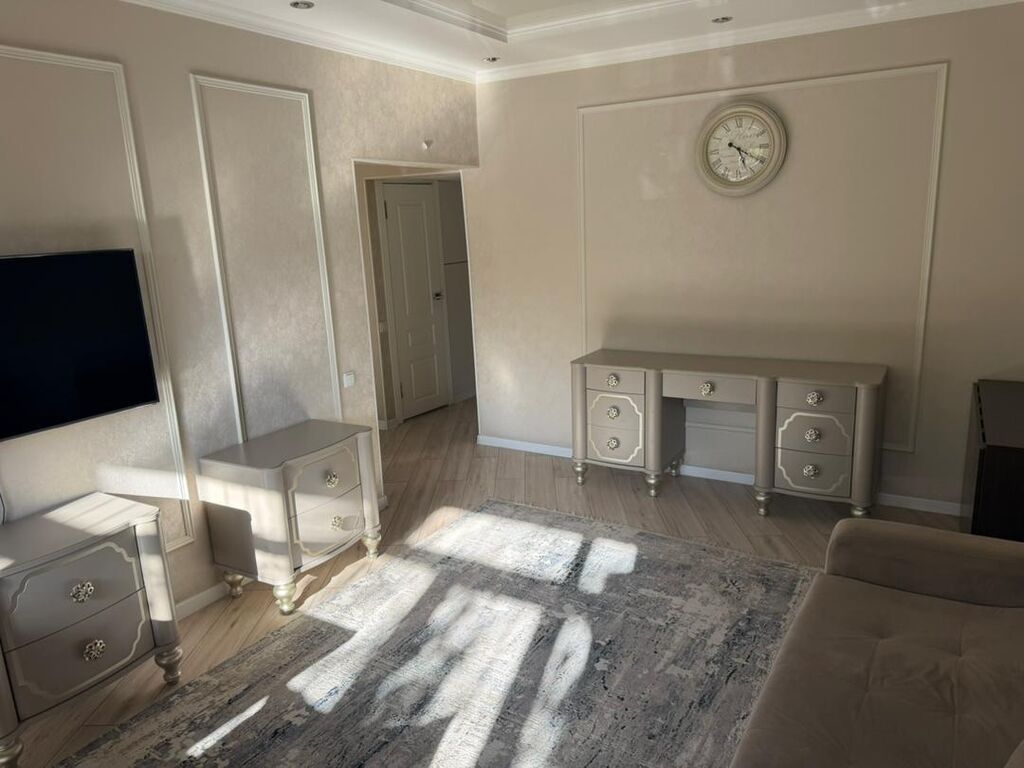 3 комнаты, 80 м², 106 серия, 1 этаж, Евроремонт: фото 2