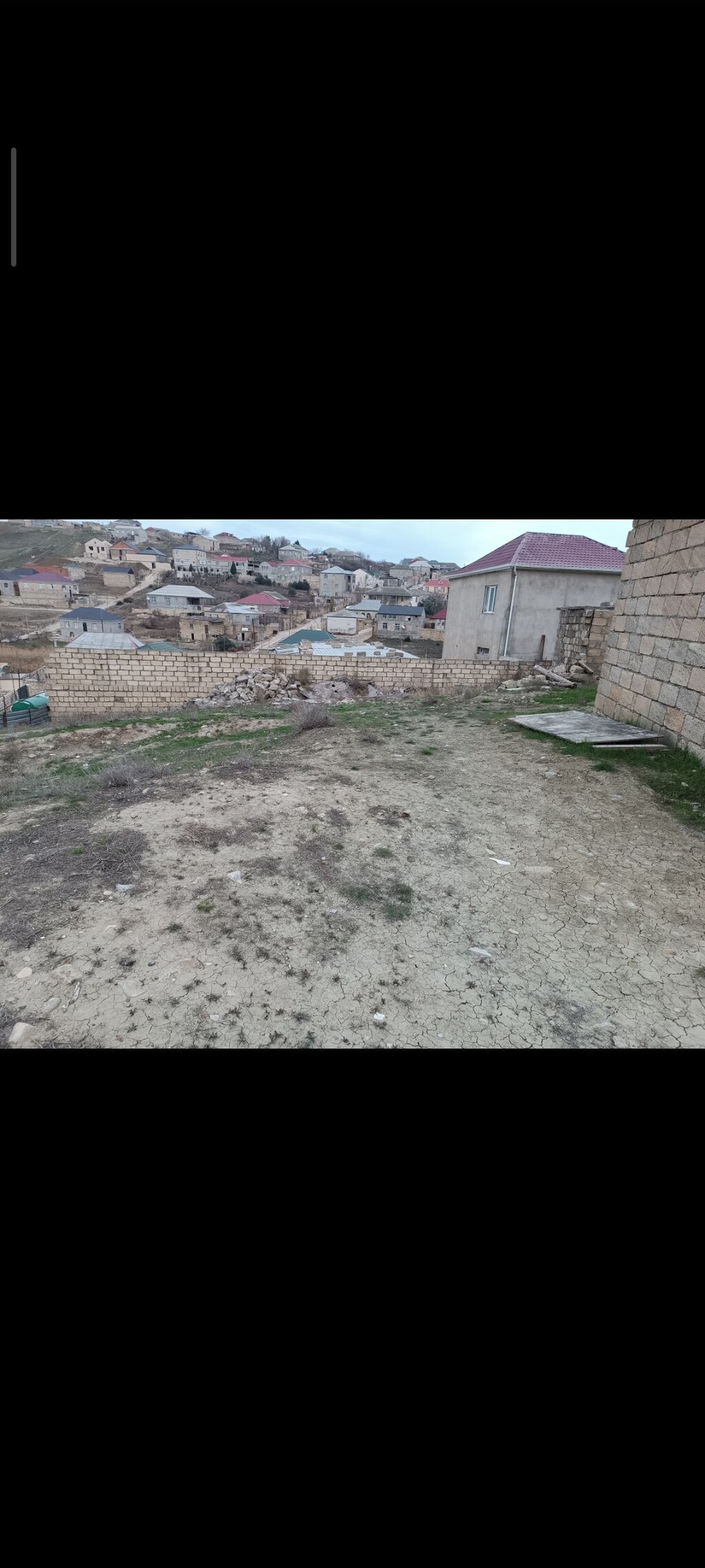 8 sot, Tikinti, Mülkiyyətçi