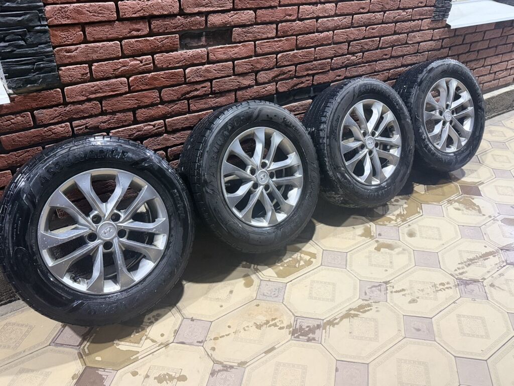 Колеса в сборе 235 / 65 / R 17, Лето, Б/у, Комплект, Легковые, Литые, отверстий - 5: фото 1