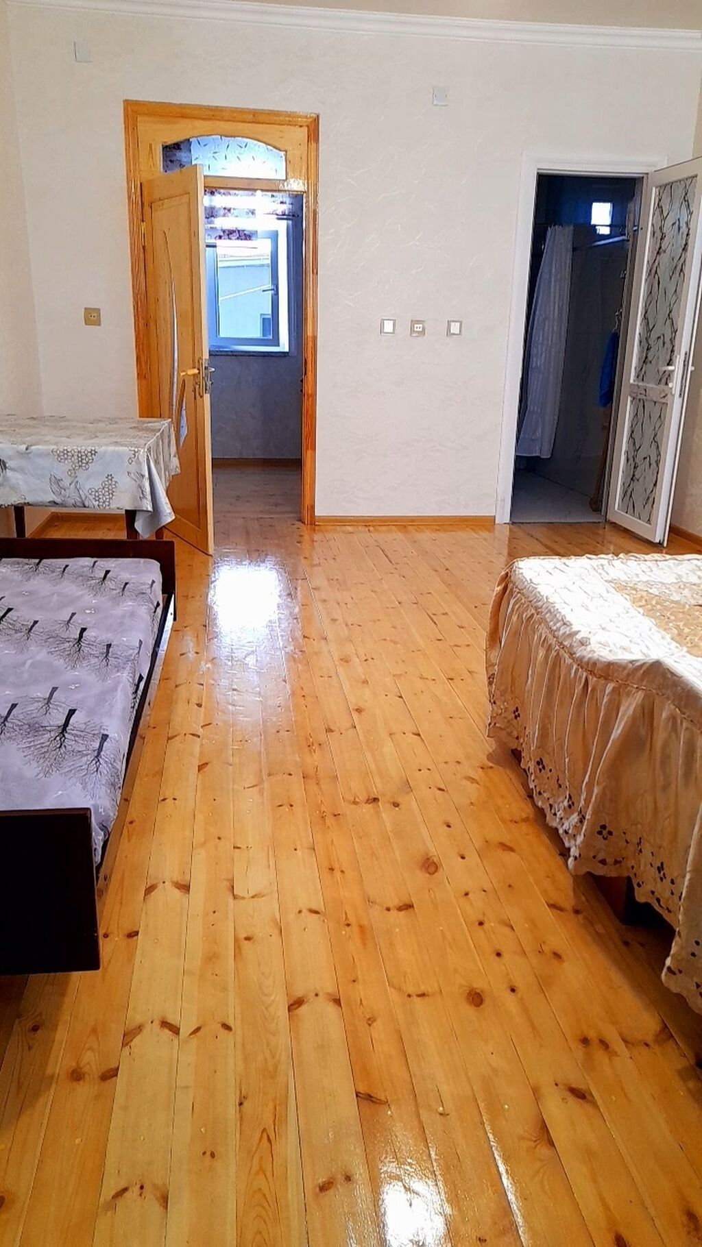 MİNGƏÇEVİRDƏ EMBAVOD MEBELİN YANINDA Kirayə üçün həyət evi var