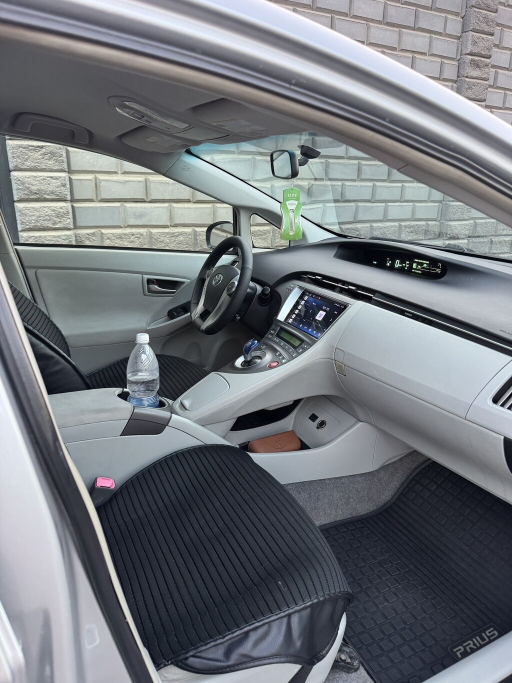 Toyota Prius: 2012 г., 1.8 л, Вариатор, Гибрид: фото 7