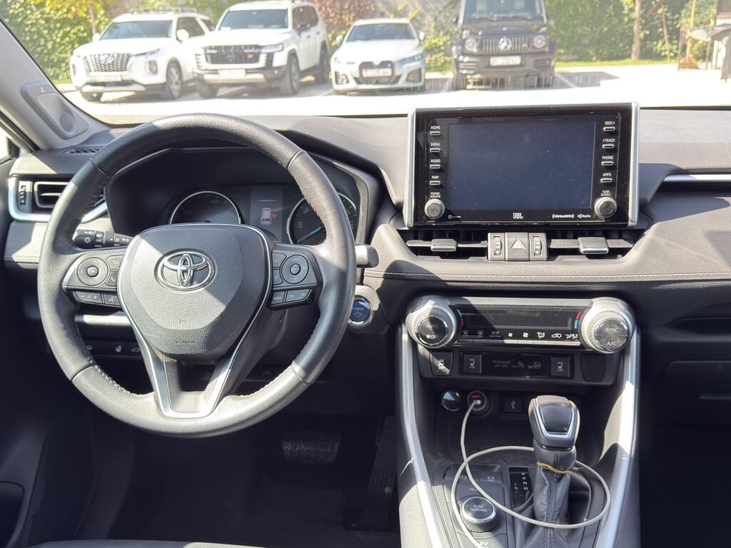 Toyota RAV4: 2021 г., 2.5 л, Автомат, Гибрид, Кроссовер: фото 6