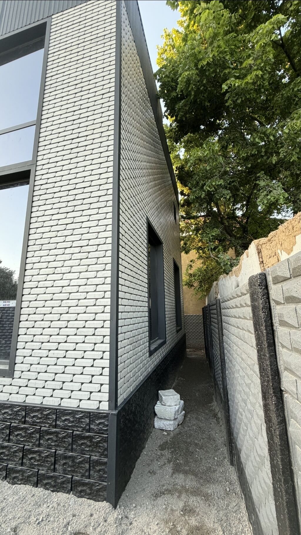 Продается уютный 2-уровневый дом 🏡 📐 Площадь: 190 м² 🌿 Участок: 2,7