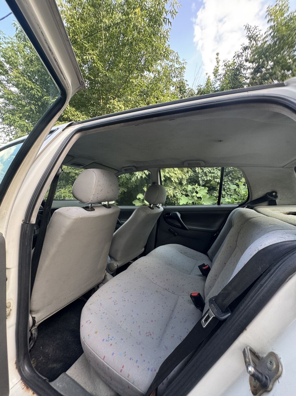 Volkswagen Polo: 1996 г., Механика, Седан: фото 4