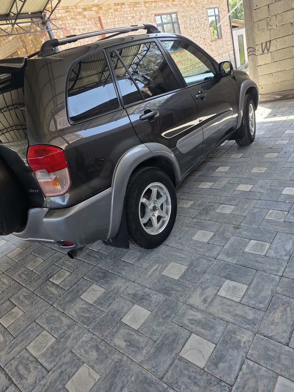 Toyota RAV4: 2003 г., 2.4 л, Автомат, Бензин, Внедорожник: фото 2