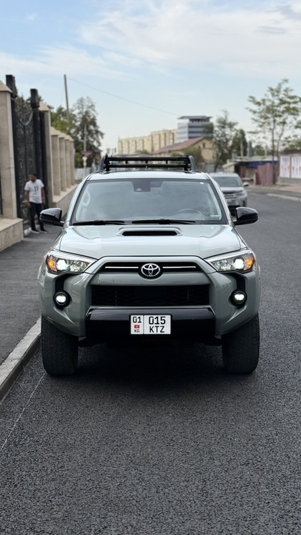 Toyota 4Runner: 2023 г., 4 л, Автомат, Бензин, Внедорожник: фото 5