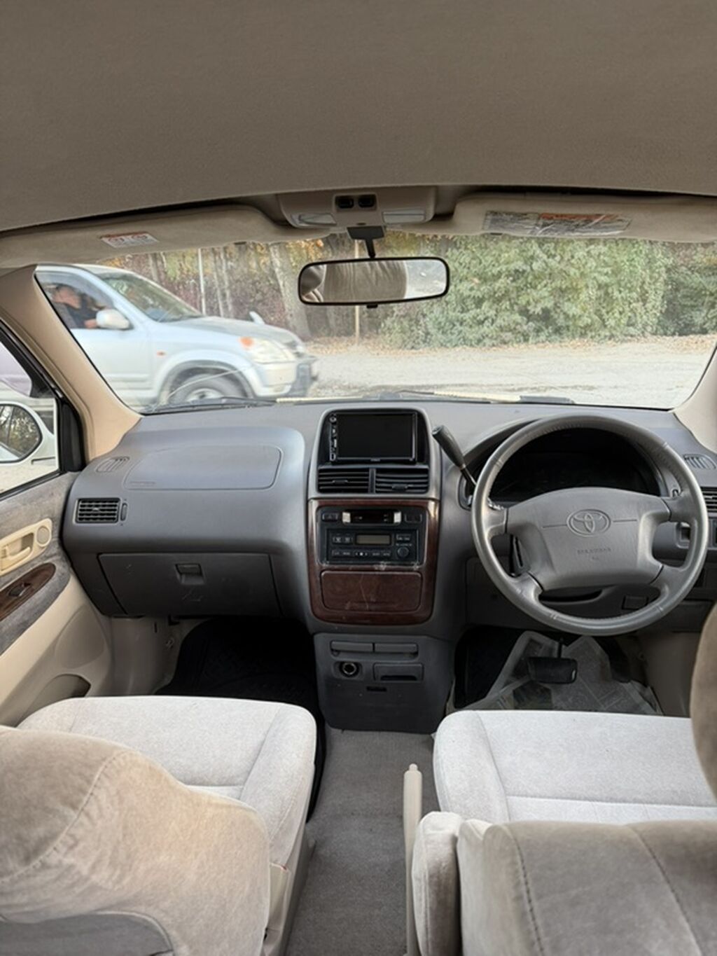 Toyota Ipsum: 2001 г., 2 л, Автомат, Бензин, Минивэн: фото 7