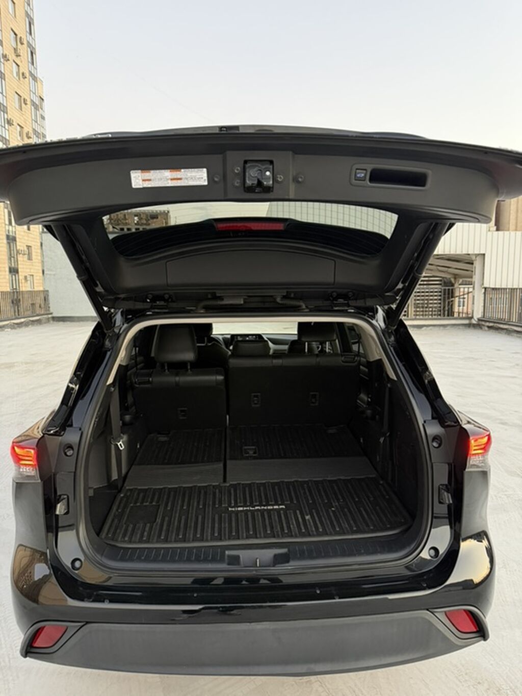 Toyota Highlander: 2021 г., 2.5 л, Автомат, Гибрид, Внедорожник: фото 5