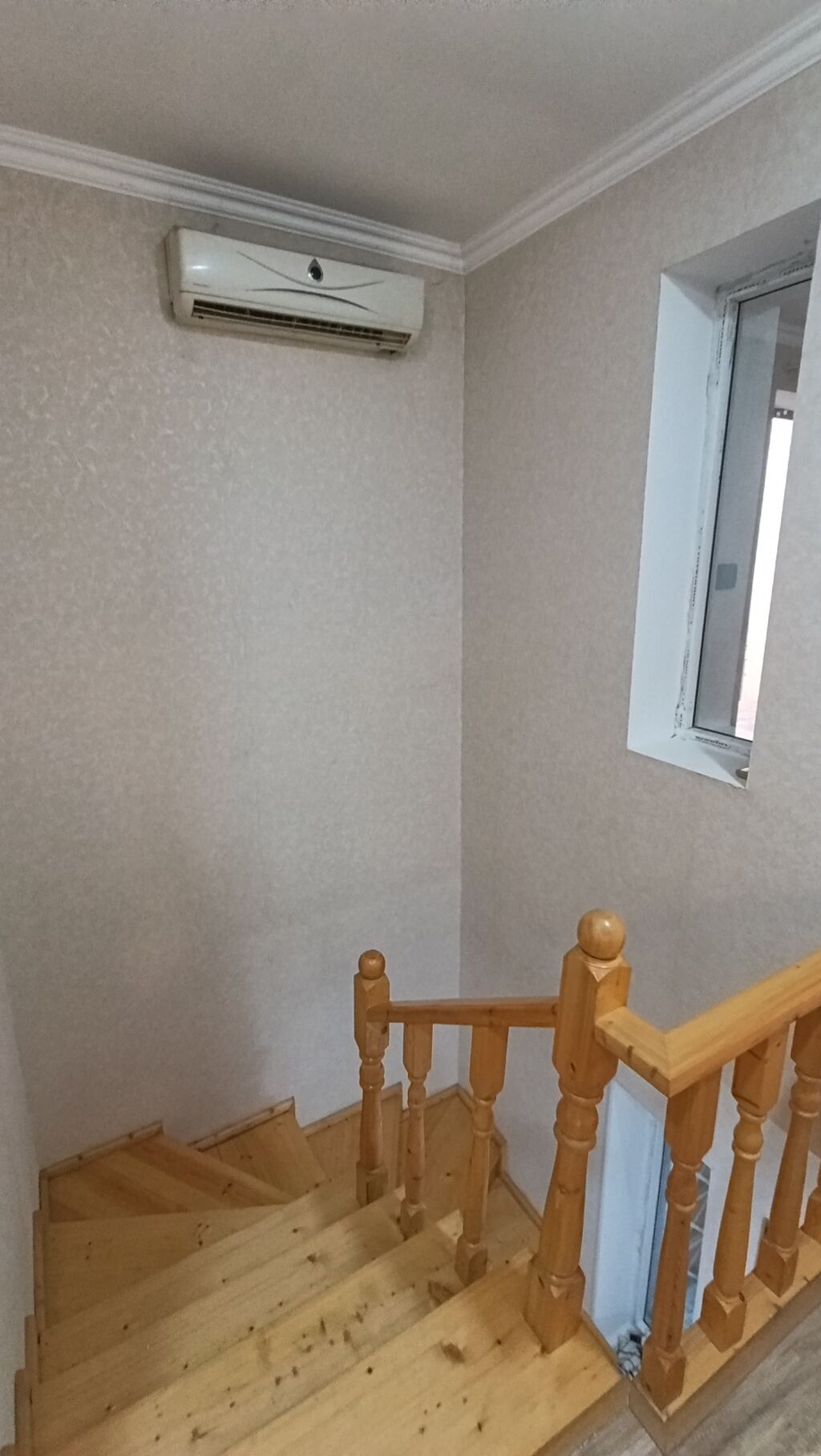 Hamıya salam Ev hem satılır hemde kirayə verilir 1 geniş zal 1