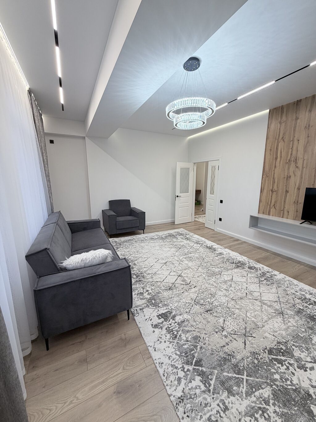 2 комнаты, 88 м², 12 мкр Элитка, 12 этаж, Дизайнерский ремонт: фото 2