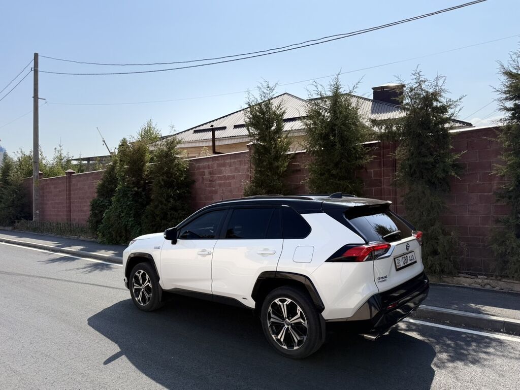 Toyota RAV4: 2021 г., 2.5 л, Вариатор, Гибрид, Кроссовер: фото 3